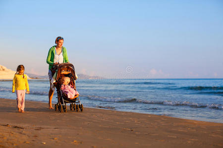 愤怒的 地中海 海滩 闲暇 旅行 家庭 黎明 活动 小孩