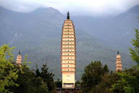 大理的崇山寺和三座宝塔。 云南省。 中国。