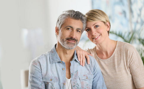 微笑 妻子 快乐 丈夫 古老的 男人 成熟 头发 站立 胡须