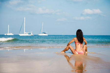 放松 白种人 比基尼 海洋 美丽的 美女 求助 假日 天空