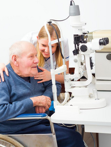 眼部护理 健康 验光师 透镜 男人 角膜 配镜师 照顾 老年人