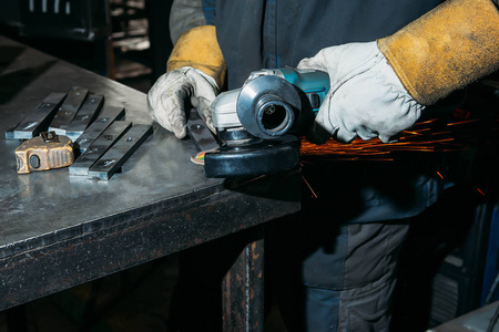 从金属抛光磨床火花照片