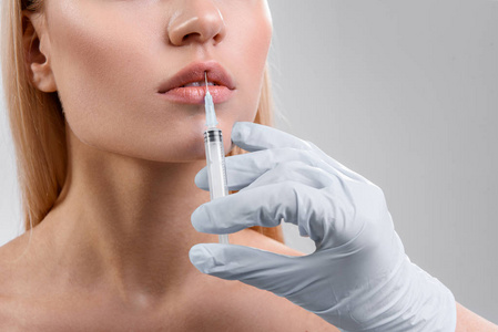 胶原蛋白注射图片