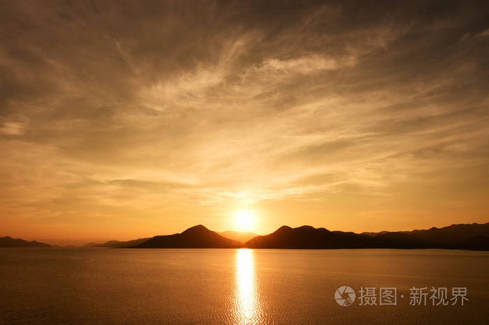 美丽的夕阳海面