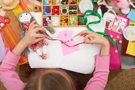 顶视图,缝纫配件顶视图,裁缝工作场所,许多人反对做针线活,手工制作的