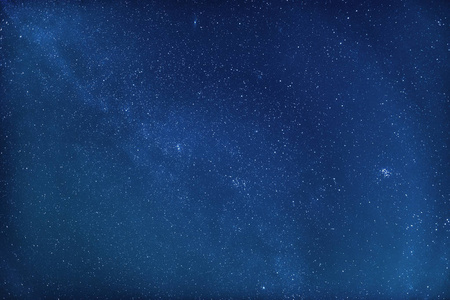 繁星点点的夜空照片