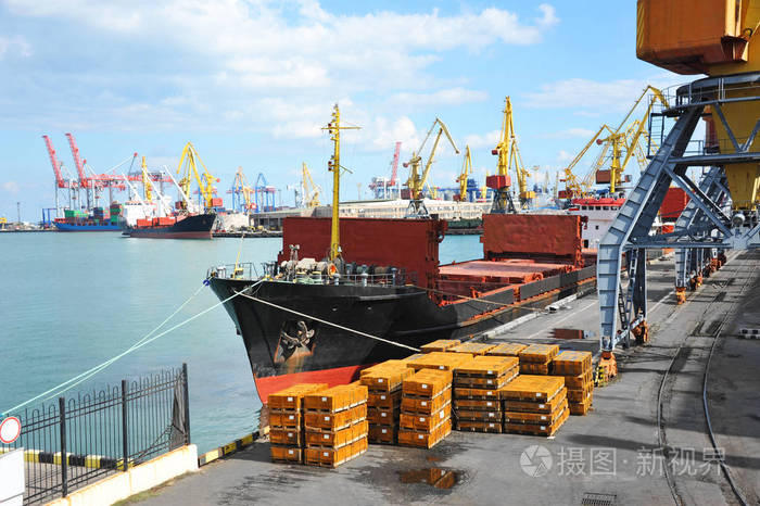 散货船和下港口起重机金属