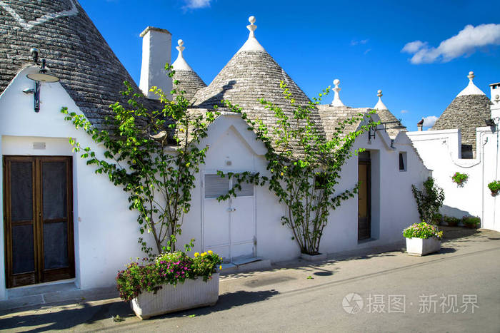 漂亮的房子,在夏天天意大利小镇