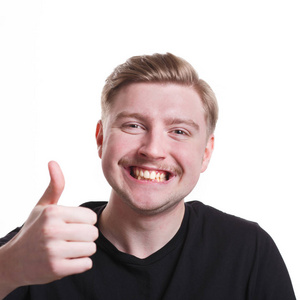 大学生打手势大拇指了在一条线图片