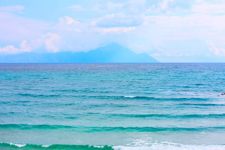 阿陀斯山和海全景图的轮廓图片