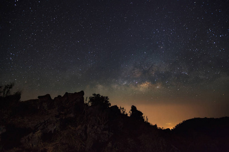 星空顶银河系在泰国语言顶 doi 銮清道照片