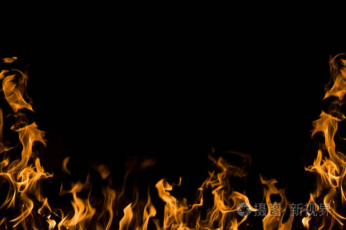 黑色背景上的火火焰
