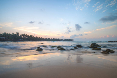 斯里兰卡在日出天堂海滩图片