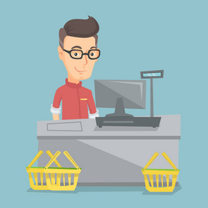 站在一家超市结账时收银员照片