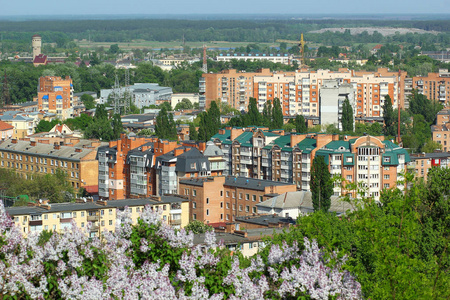春天波尔塔瓦城市景观的鸟瞰图. 乌克兰.照片