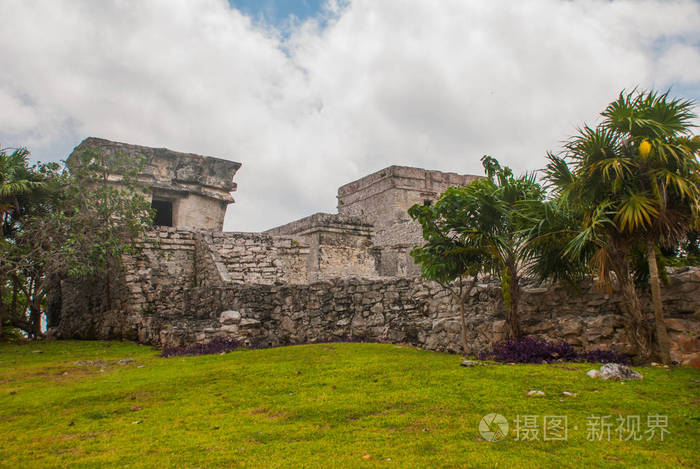 图鲁姆里维埃拉玛雅尤卡坦墨西哥图鲁姆的雄伟废墟。图鲁姆是墨西哥加勒比海岸的度假小镇。