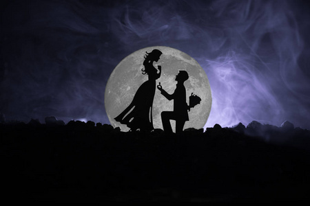 爱情只是的句子图片