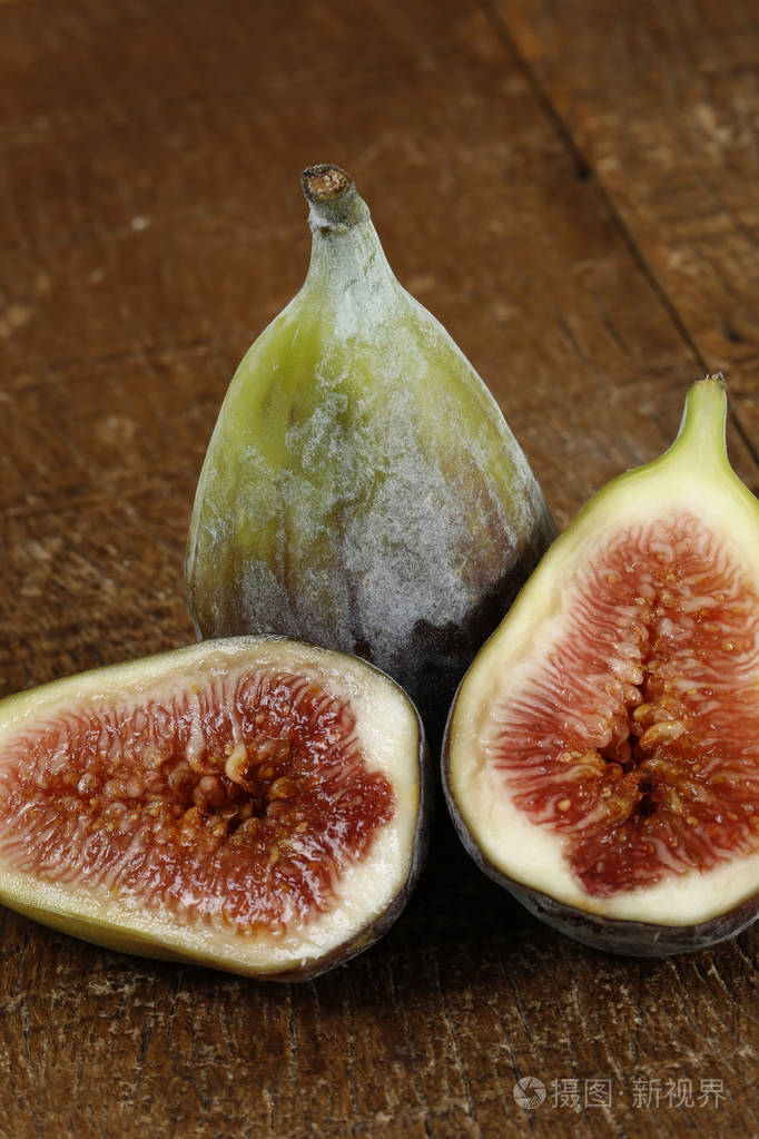 常见的无花果或无花果,carica,美味的水果,原产于中东和亚洲的木制