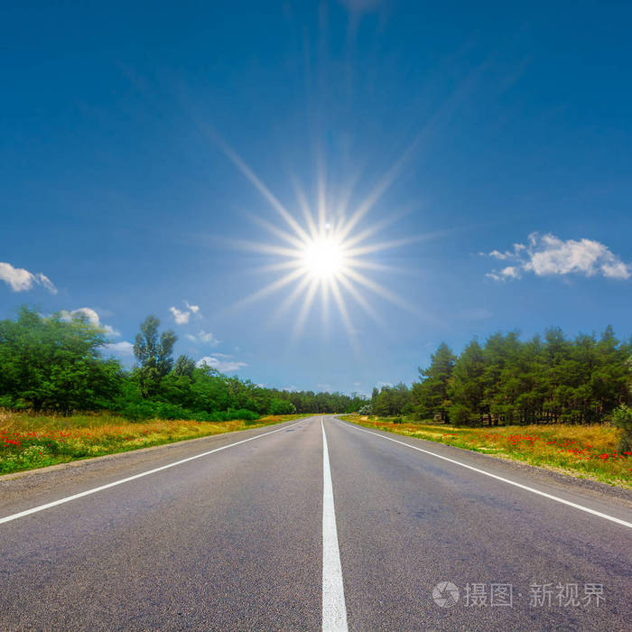 柏油路,远走高飞