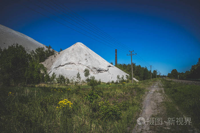 从爱沙尼亚油页岩开采废弃物看灰山的形成
