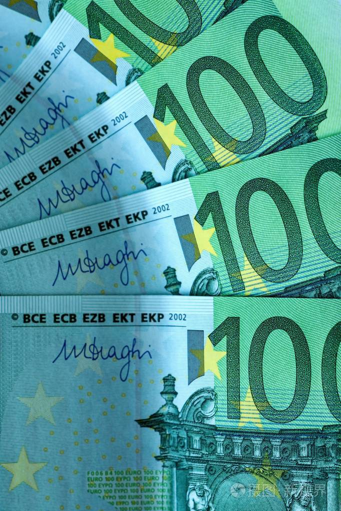 用于财务背景或壁纸的抽象钞票碎片100欧元