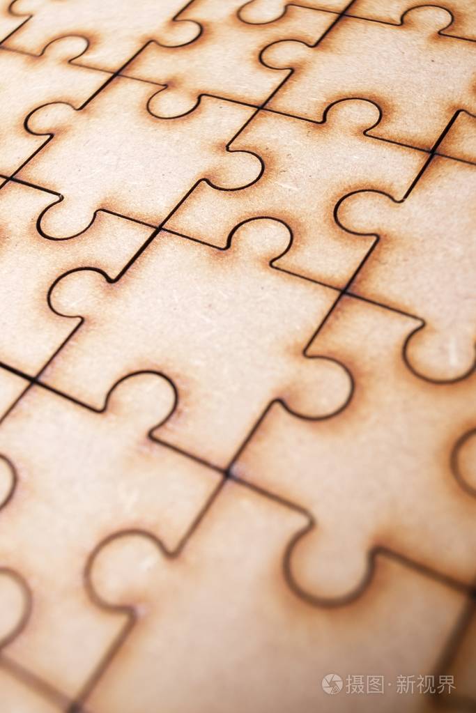 合上拼图的碎片