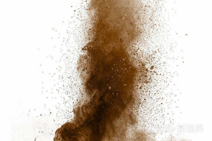白色背景上的爆炸性粉末棕色白色背景下的干土爆炸