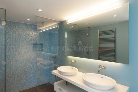 新的 建筑学 水龙头 玻璃 淋浴 房间 盆地 房子 浴室