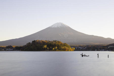 地标 农场 走廊 秋天 日本人 日本 早晨 风景 樱桃 银杏