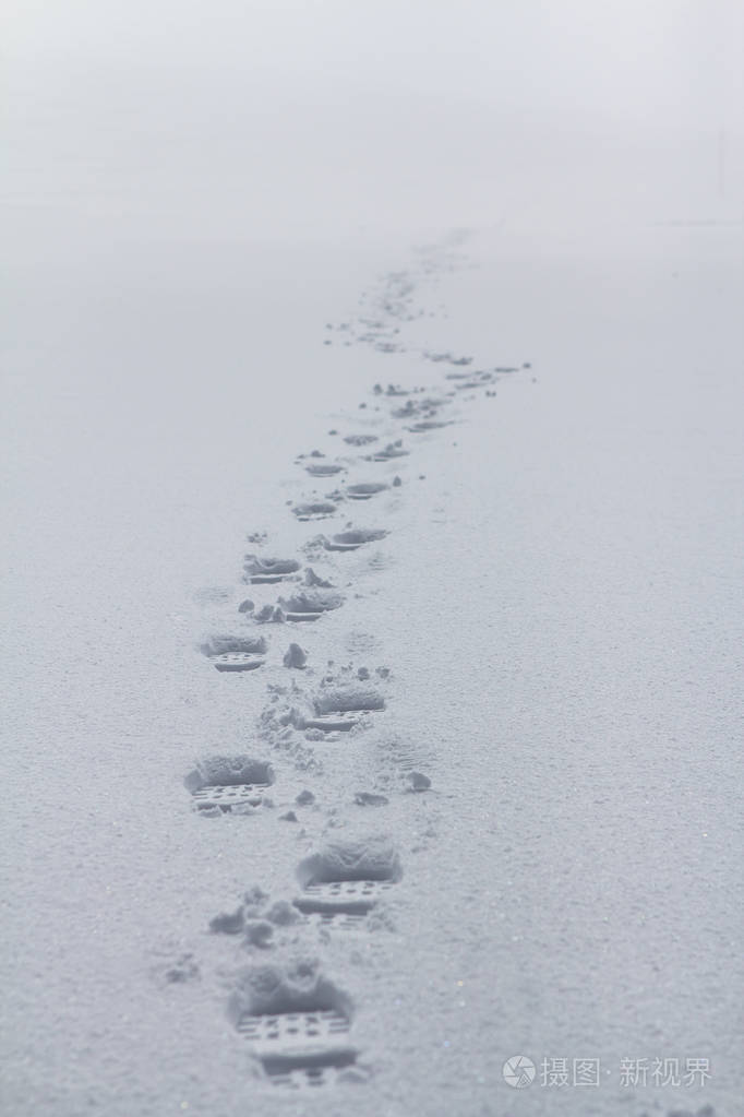 获奖雪景脚印图片图片