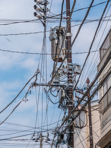 日本街头的户外电线照片