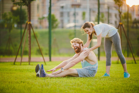 大胸妹和男人床图片