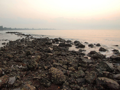 慢快门海景和美丽日出图片