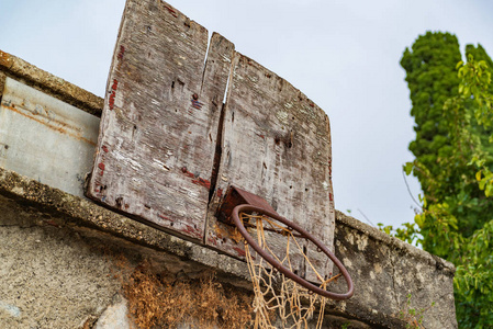 两个老篮球圈图片