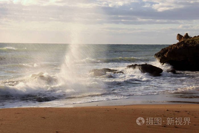 在意大利海岸喷洒海水