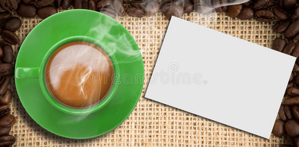 绿色咖啡杯的合成图像