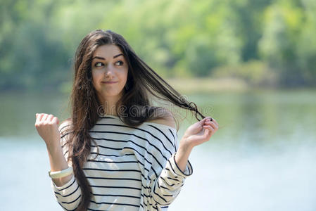 海滩 快乐 自由的 美女 假日 漂亮的 海洋 热的 女孩