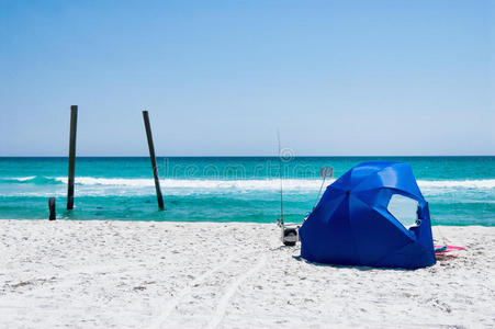 墨西哥湾沿翡翠海岸有海滩帐篷