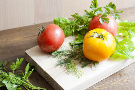 西红柿和香草