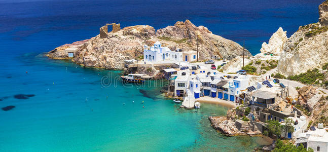美丽的希腊岛屿米洛帕塔莫斯村