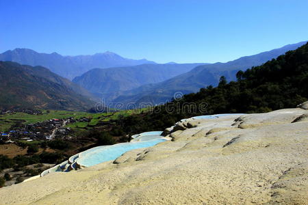 香格里 旅行者 旅游 全景图 自然 亚洲 全景 文化 瓷器