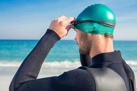 游泳 闲暇 游泳运动员 海洋 男人 年代 运动员 海岸线