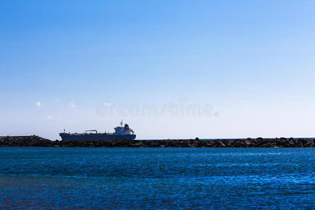 海湾 夏天 运输 海洋 波动 货物 防波堤 港口 天空