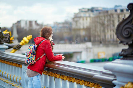 观光 地标 女人 微笑 漂亮的 法国 巴黎人 巴黎 冬天