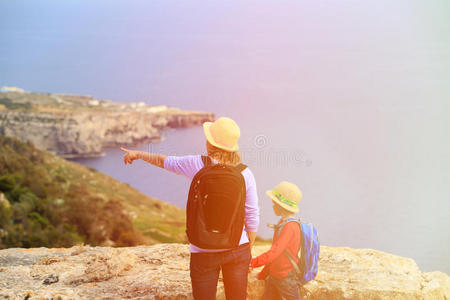 活动 海湾 家庭 起源 妈妈 宝贝 小孩 欧洲 风景 自然