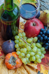 葡萄酒和水果