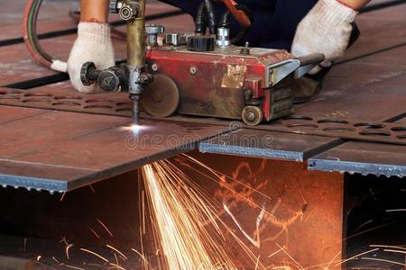 火焰加工氧气和乙炔切割机火焰切割工艺照片