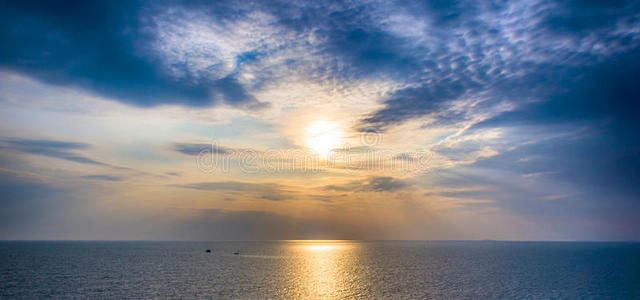 自然 傍晚 体育课 海洋 港口 海岸 云景 风景 热的 海岸线