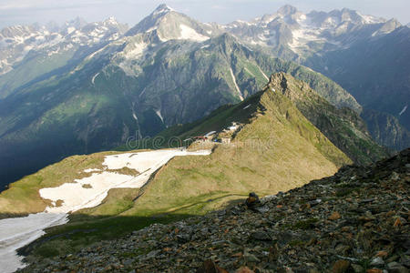 山脊之间的山谷图片