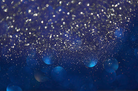 浅银,紫色,蓝色,金色和黑色. 散焦了.照片